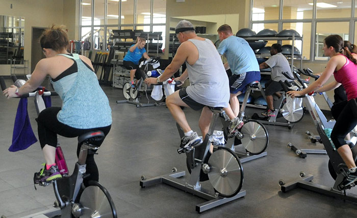 Tư vấn lựa chọn xe đạp tập thể dục phù hợp cho người cao tuổi